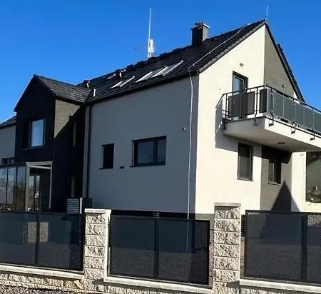Kunc - V Soukromi - Borova 607, - Stredni Cechy Homestay *