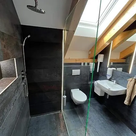 Kunc - V Soukromi - Borova 607, - Stredni Cechy Homestay Pribram