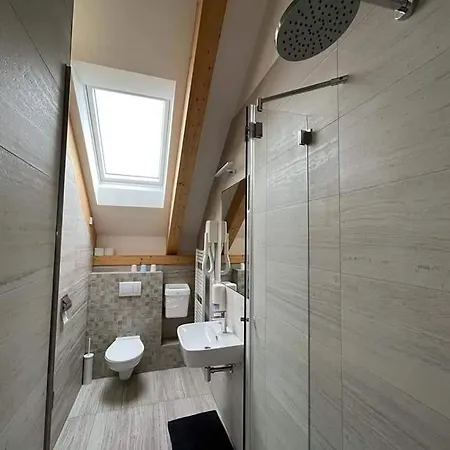 Kunc - V Soukromi - Borova 607, - Stredni Cechy