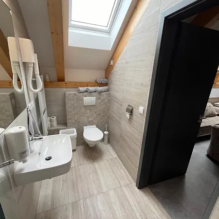 Kunc - V Soukromi - Borova 607, - Stredni Cechy Homestay Pribram