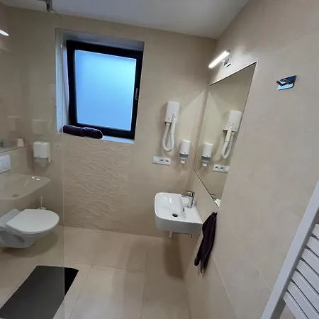 Homestay Kunc - V Soukromi - Borova 607, - Stredni Cechy *