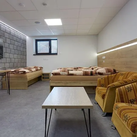 Kunc - V Soukromi - Borova 607, - Stredni Cechy Homestay